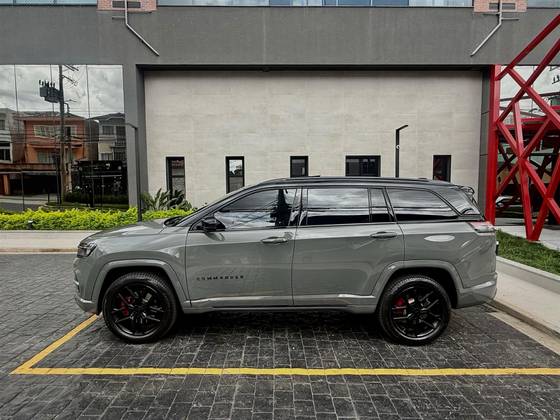 JEEP COMMANDER 2.0 HURRICANE 4 TURBO GASOLINA BLACKHAWK AT9
